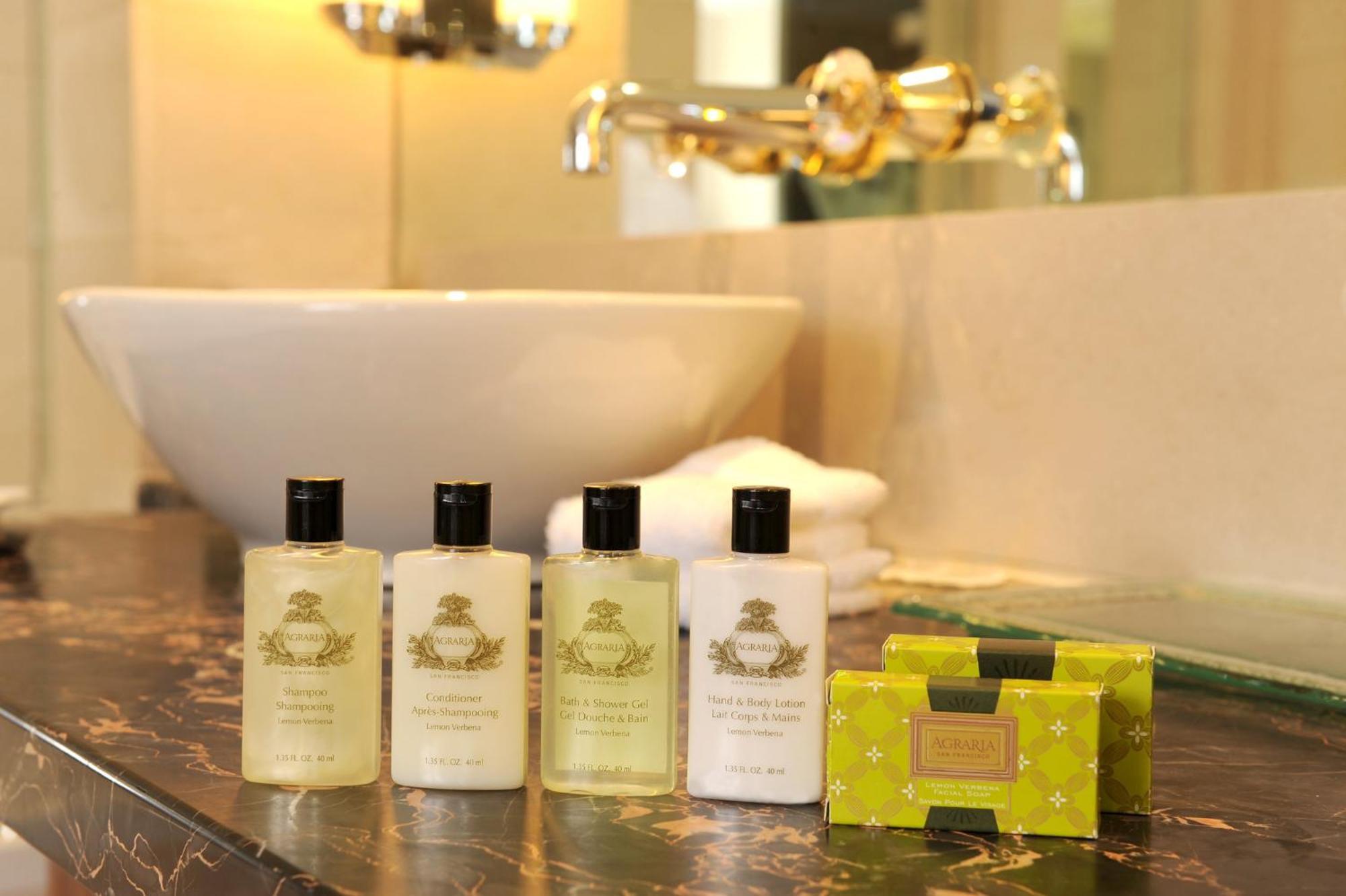 Intercontinental Jinan City Center By Ihg Esterno foto